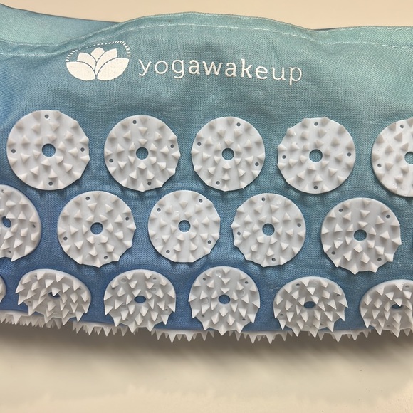 Yoga Wake Up acupressure pillow. - Picture 1 of 9